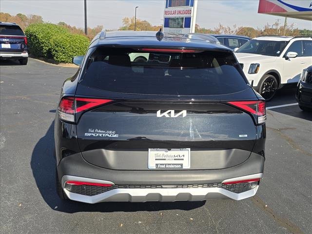 Used 2024 Kia Sportage EX image 4