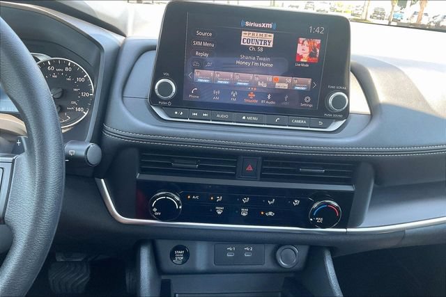 Used 2025 Nissan Rogue S FWD image 29