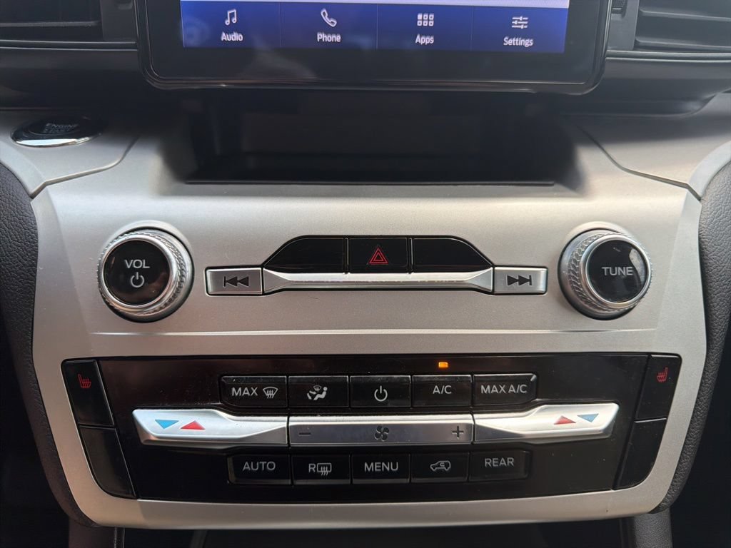 Used 2022 Ford Explorer XLT AWD/4WD image 22