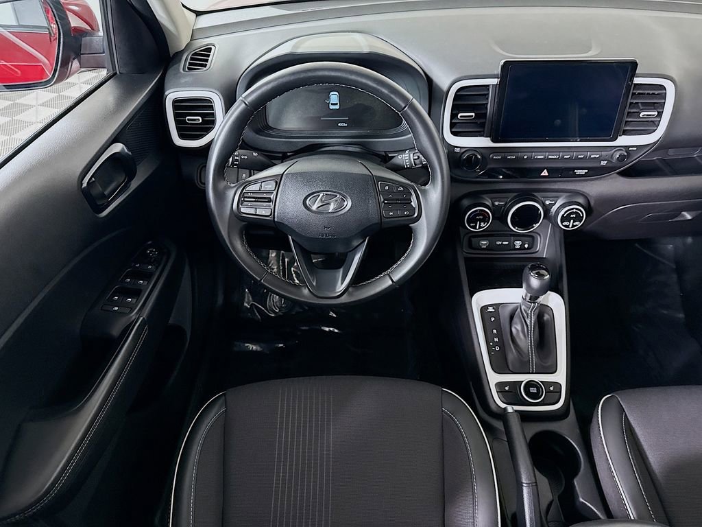 Certified 2024 Hyundai Venue Limited image 4