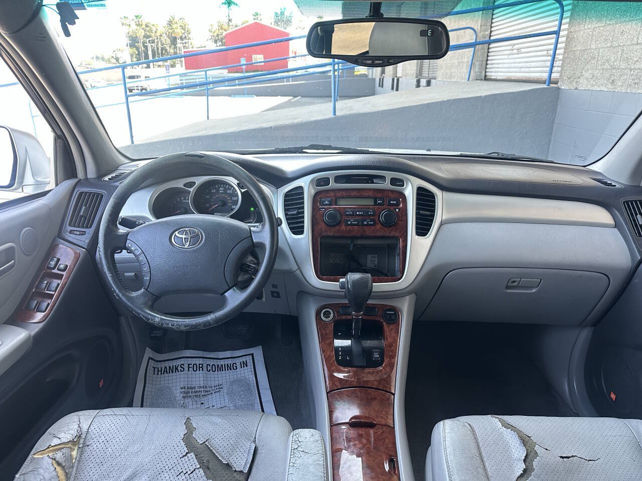 Used 2004 Toyota Highlander Limited w/ Leather Trim Pkg FWD image 8