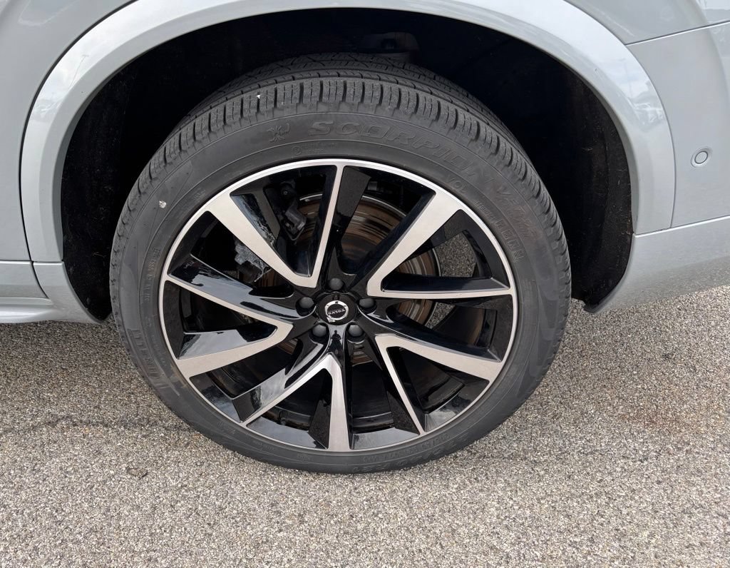 Used 2024 Volvo XC90 B6 Plus AWD/4WD image 34