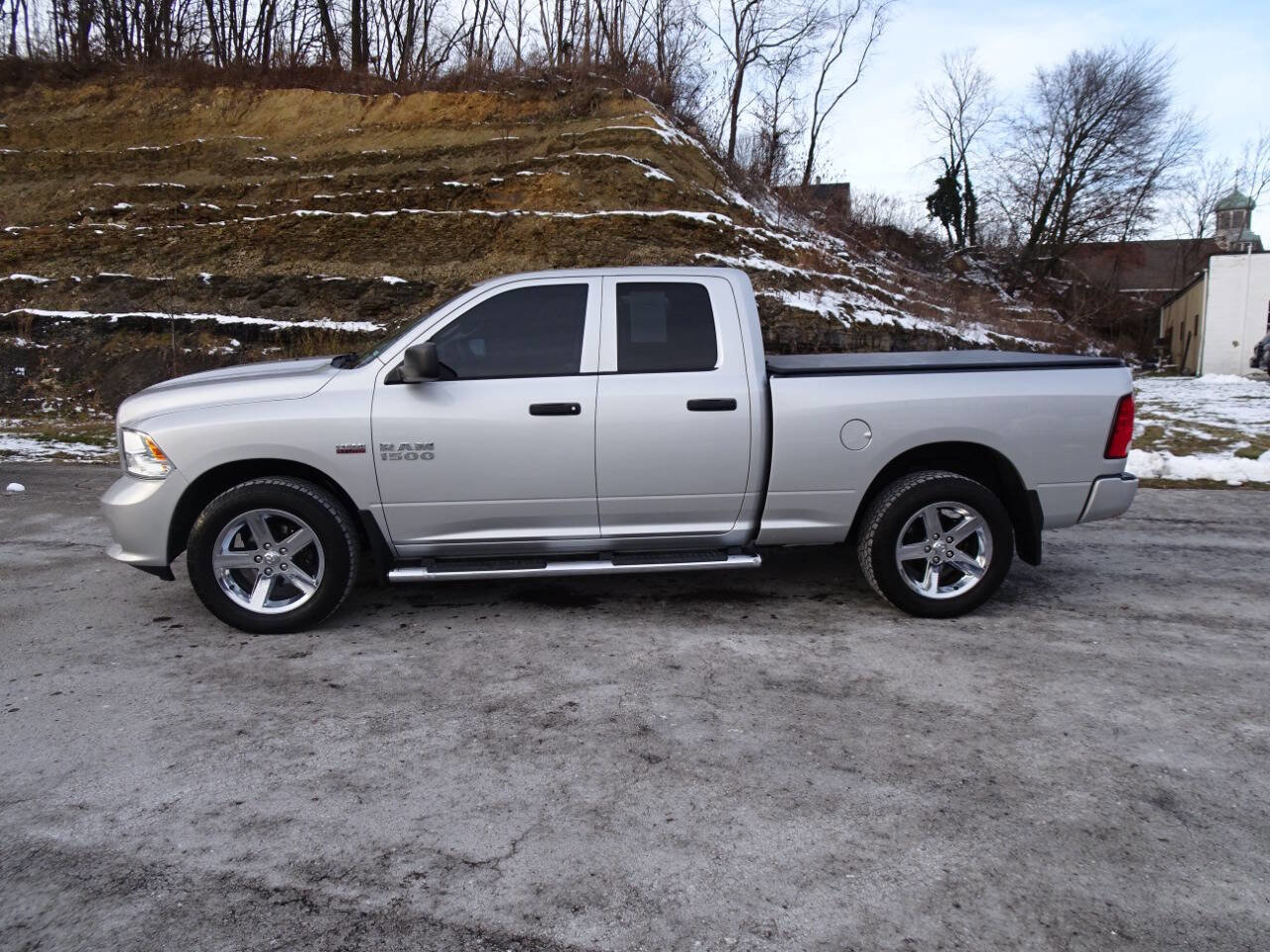 Used 2017 RAM 1500 Express image 1