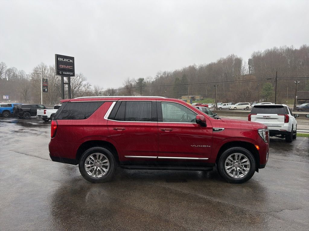 Used 2024 GMC Yukon SLT w/ SLT Luxury Package RWD image 7