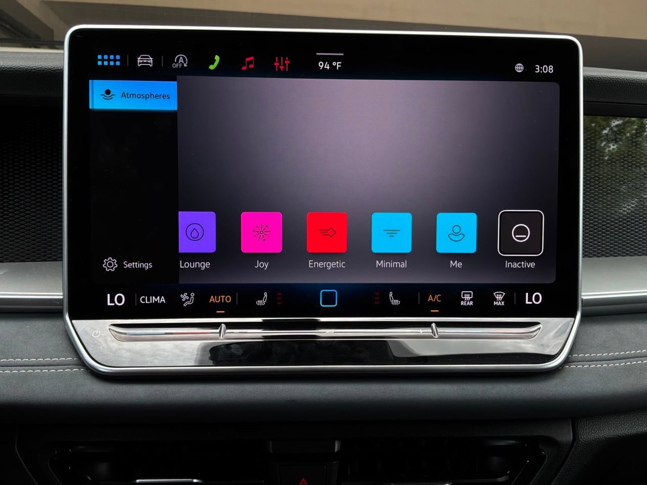 Used 2026 Volkswagen Tiguan SE FWD image 32
