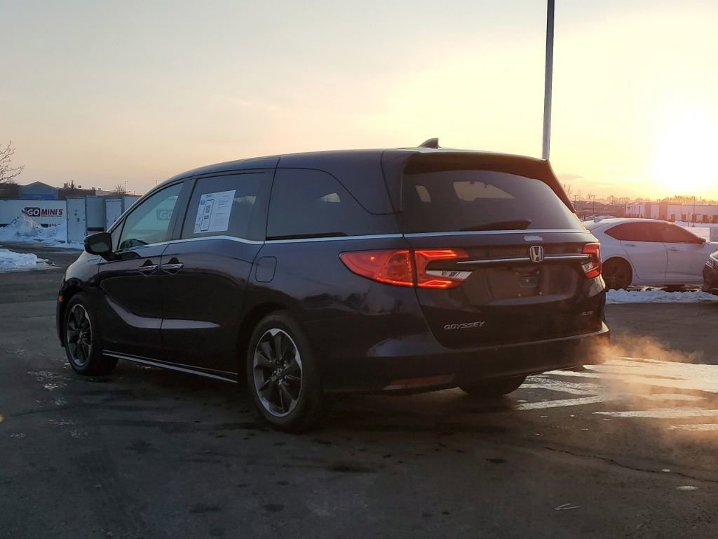 Used 2023 Honda Odyssey Elite image 3