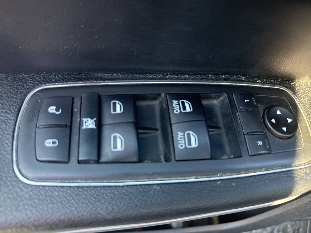 Used 2020 Chrysler 300 S RWD image 32