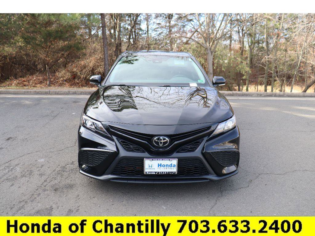 Used 2024 Toyota Camry SE image 2