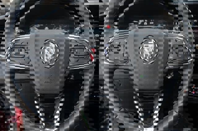 Used 2023 Buick Envision Essence image 23