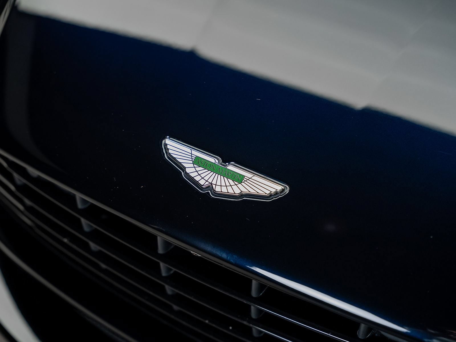 Used 2017 Aston Martin DB11 V12 RWD image 5