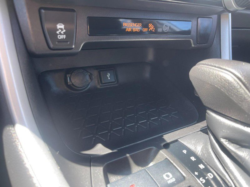 Used 2021 Toyota RAV4 LE w/ Carpet Mat Package (TMS) image 24