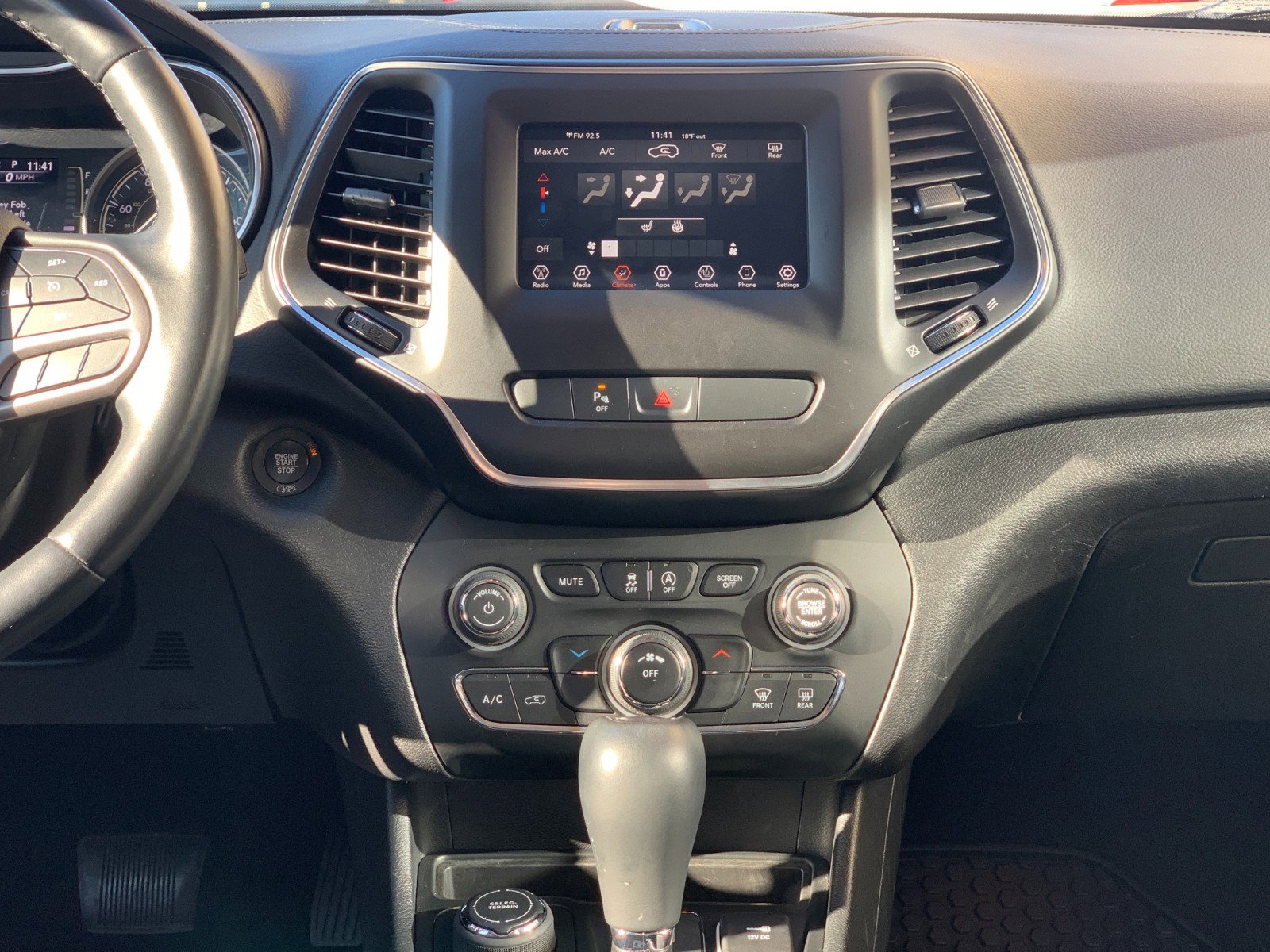 Used 2019 Jeep Cherokee Latitude Plus w/ Cold Weather Group image 27