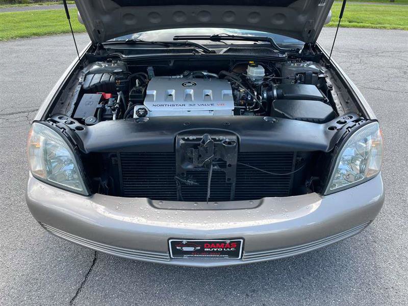 Used 2003 Cadillac De Ville w/ Comfort & Convenience Package FWD image 32