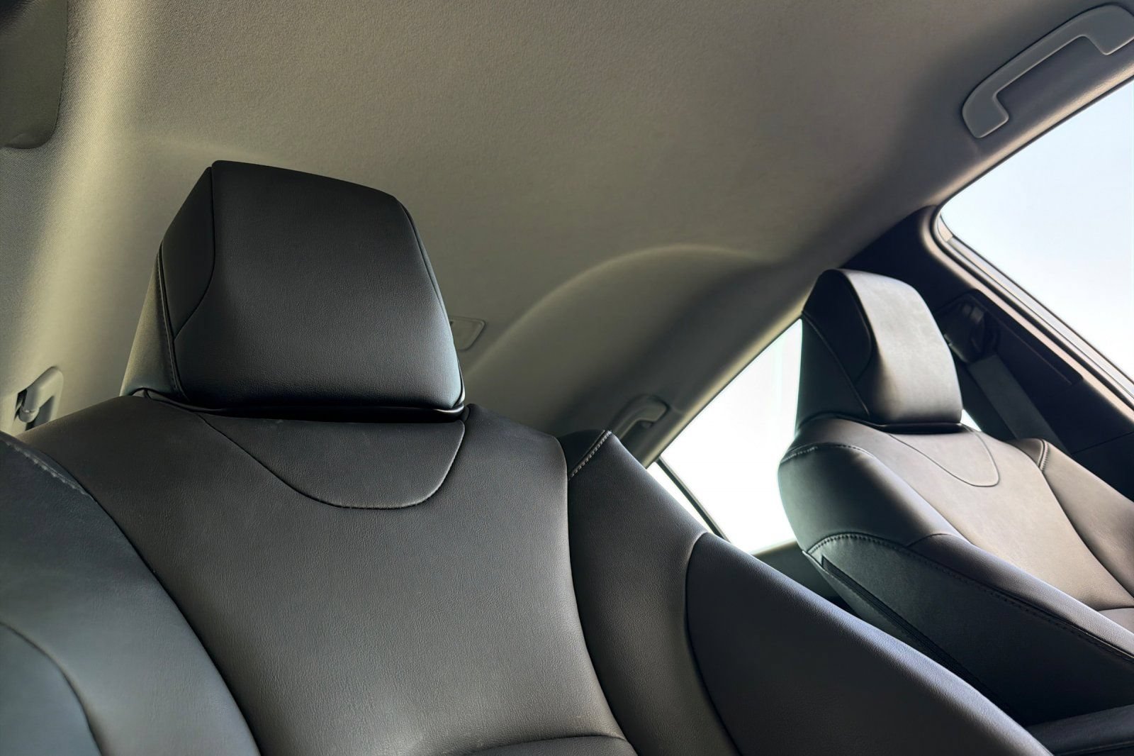 Used 2019 Toyota Prius Prime Advanced w/ Carpet Mat Package FWD image 18