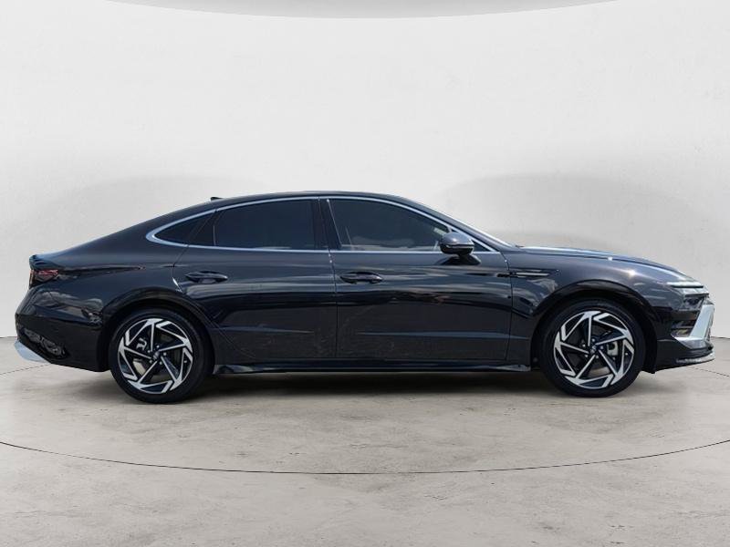 Used 2024 Hyundai Sonata SEL w/ Convenience Package FWD image 2