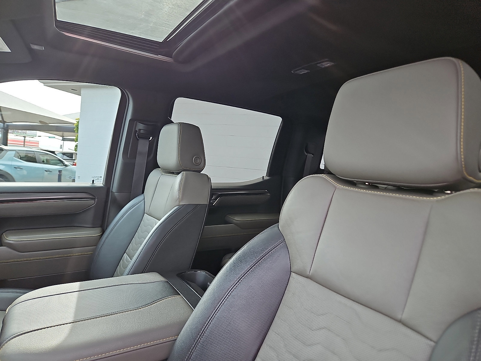 Used 2023 Chevrolet Silverado 1500 ZR2 w/ Technology Package image 10