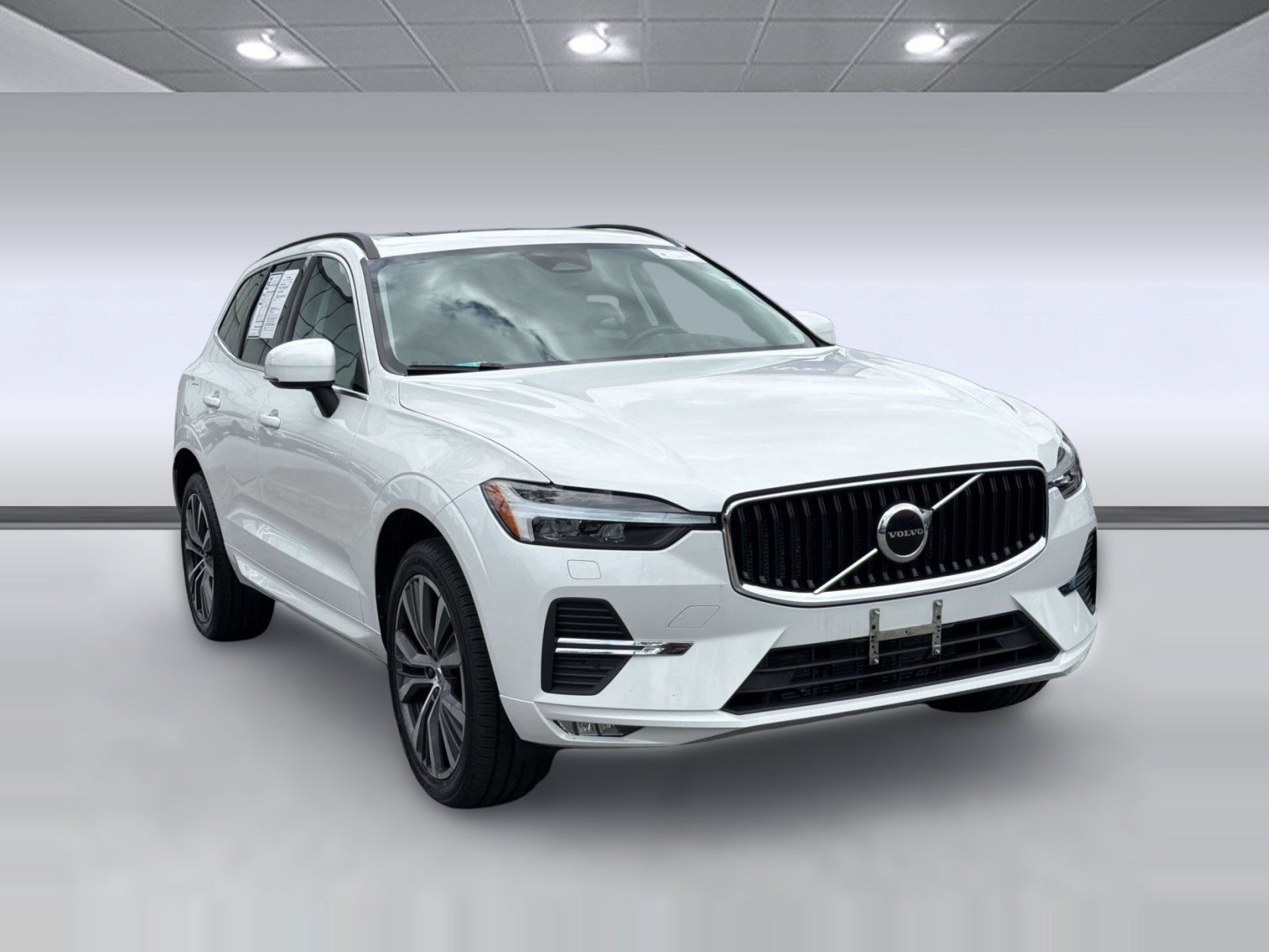 Certified 2022 Volvo XC60 B5 Momentum w/ Climate Package AWD/4WD image 7