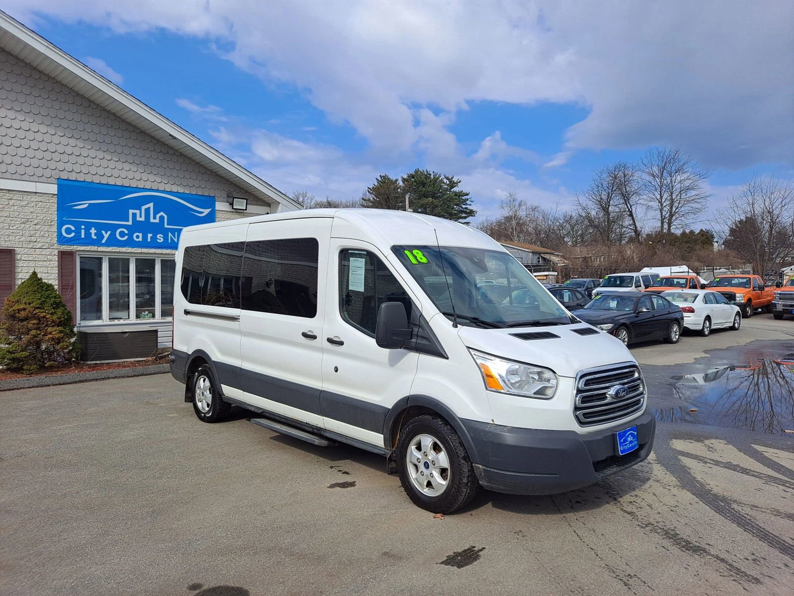 Used 2018 Ford Transit 350 XLT image 2
