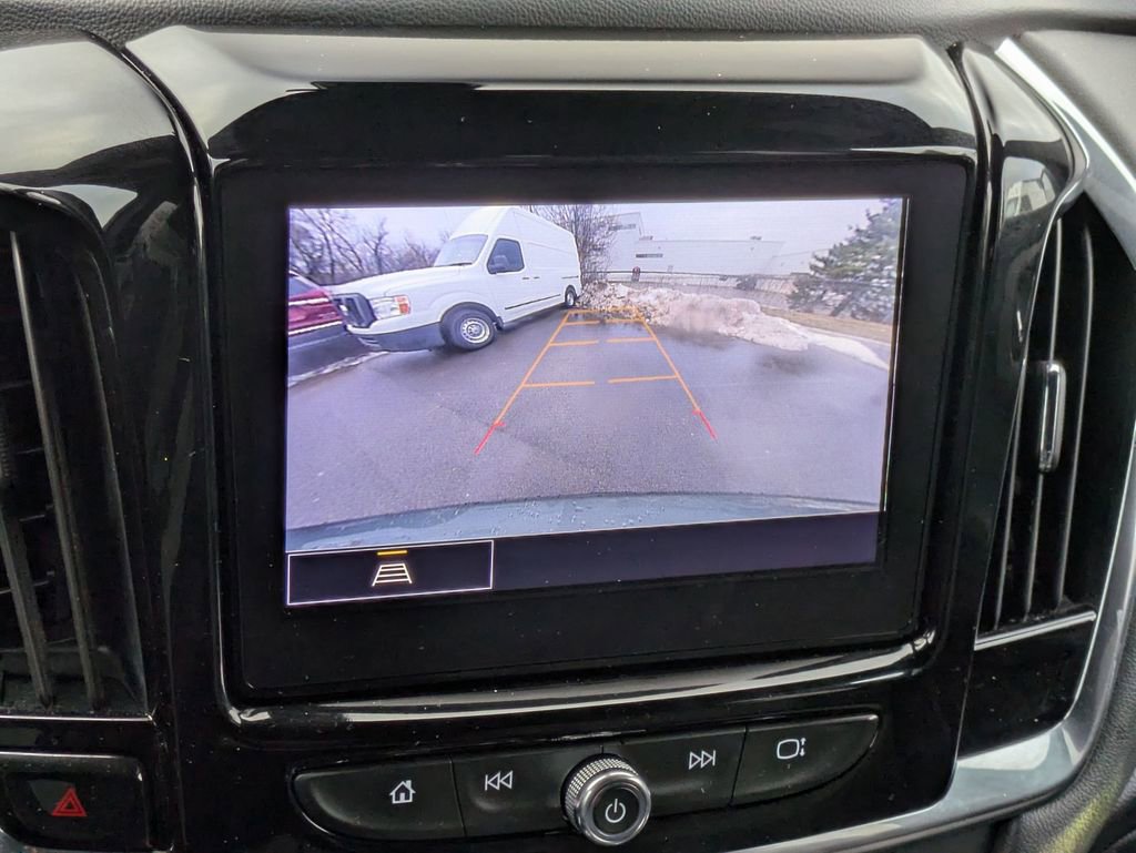 Used 2023 Chevrolet Traverse LT image 25