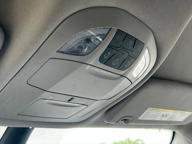 Certified 2023 Chrysler Pacifica Touring-L FWD image 27