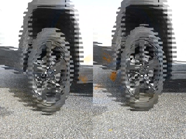 Used 2023 Jeep Grand Cherokee L Laredo image 14