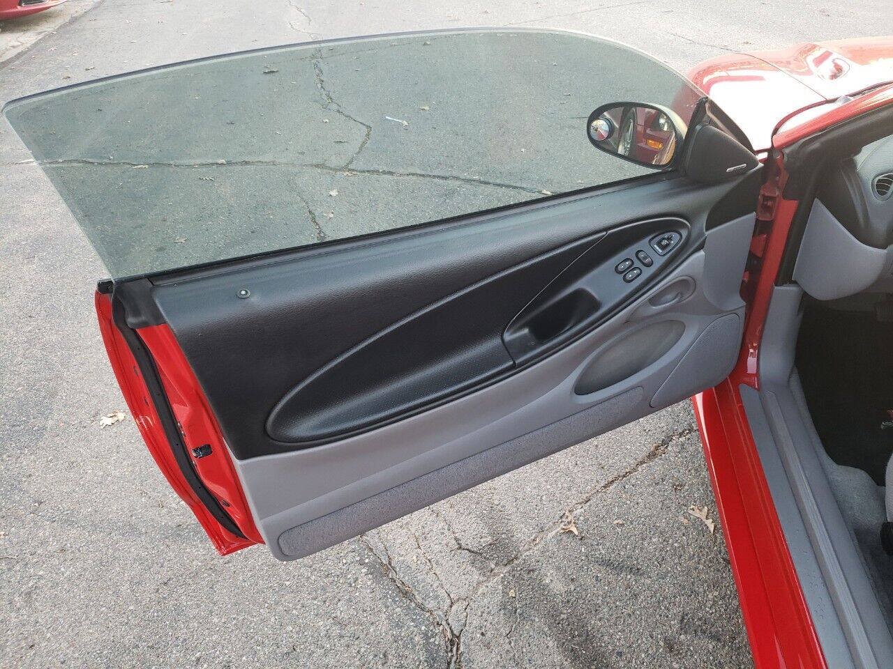 Used 1994 Ford Mustang GT RWD image 16