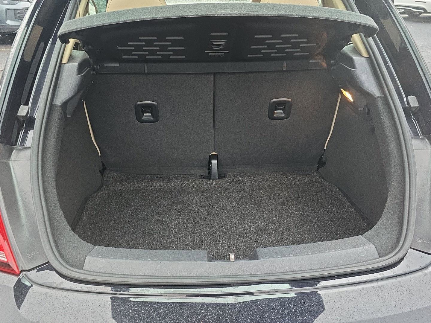 Used 2019 Volkswagen Beetle 2.0T SE image 7