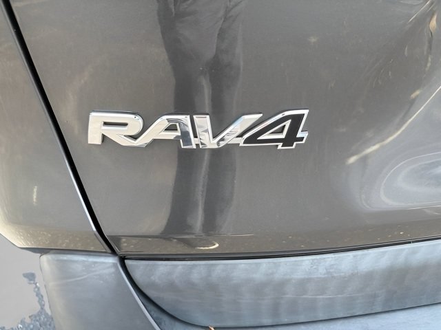 Used 2020 Toyota RAV4 XLE AWD/4WD image 14