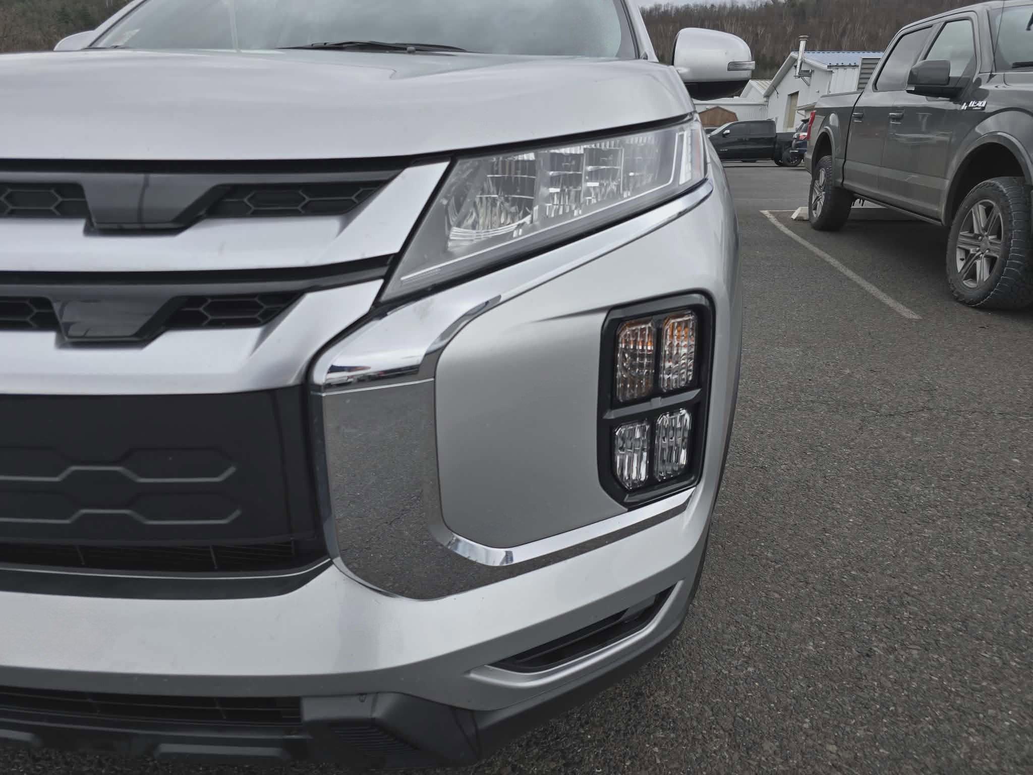 Used 2025 Mitsubishi Outlander Sport SE image 10