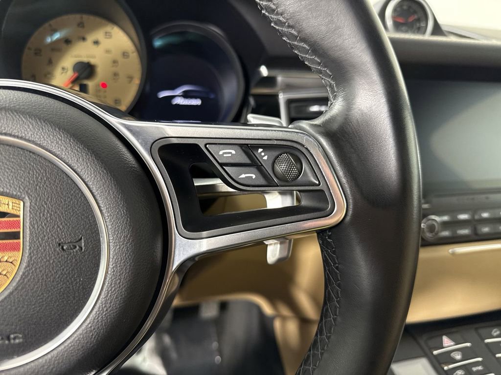 Certified 2018 Porsche Macan image 37