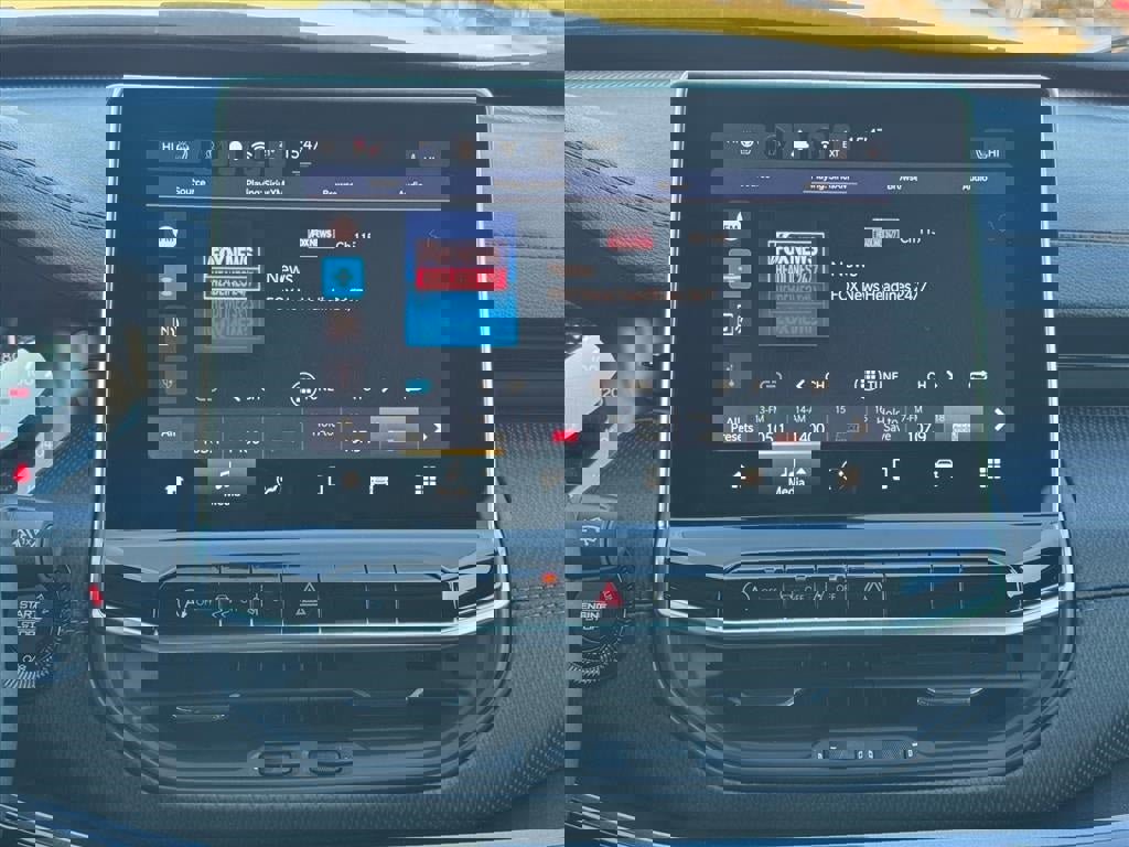 New 2026 Jeep Compass Latitude w/ Sun and Sound Group image 17