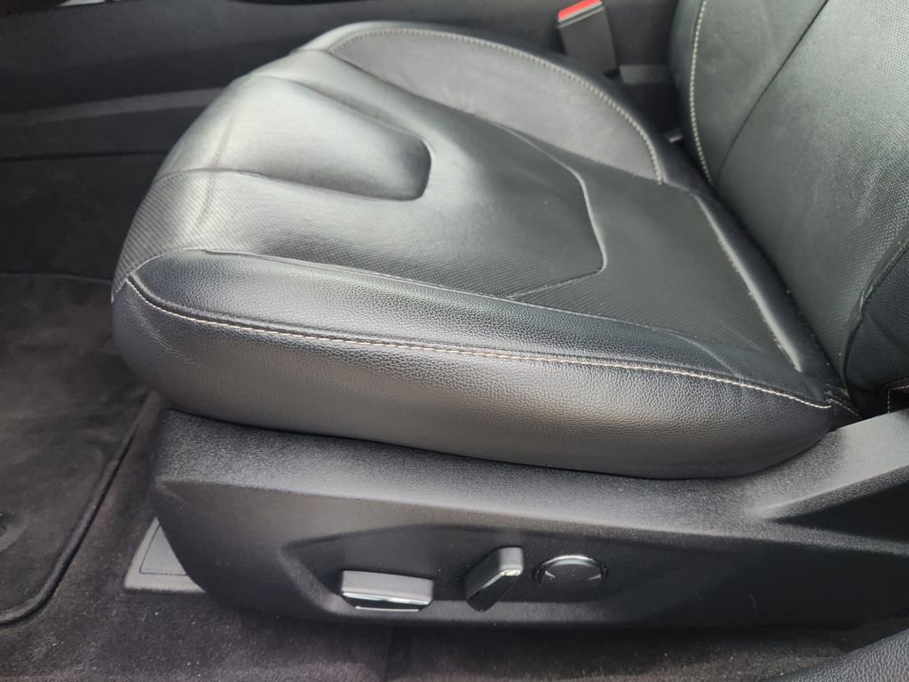 Used 2019 Ford Fusion Energi Titanium image 30