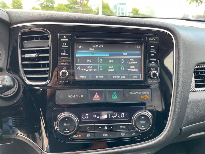 Used 2017 Mitsubishi Outlander ES AWD/4WD image 23