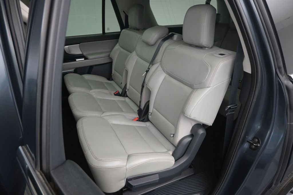 Used 2025 Ford Expedition Max Active RWD image 14