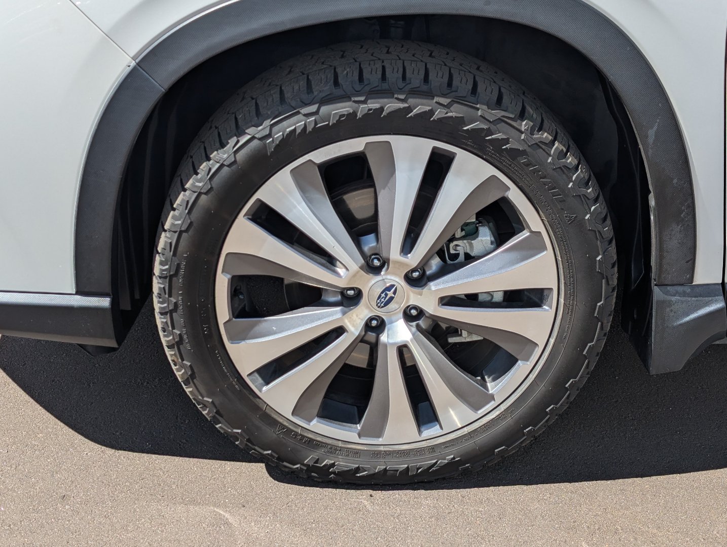 Used 2022 Subaru Ascent Limited w/ Technology Package AWD/4WD image 8