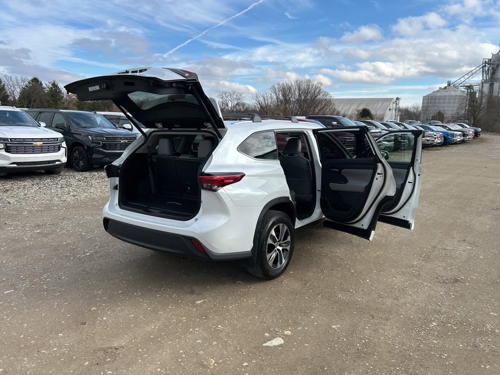 Used 2022 Toyota Highlander XLE image 30