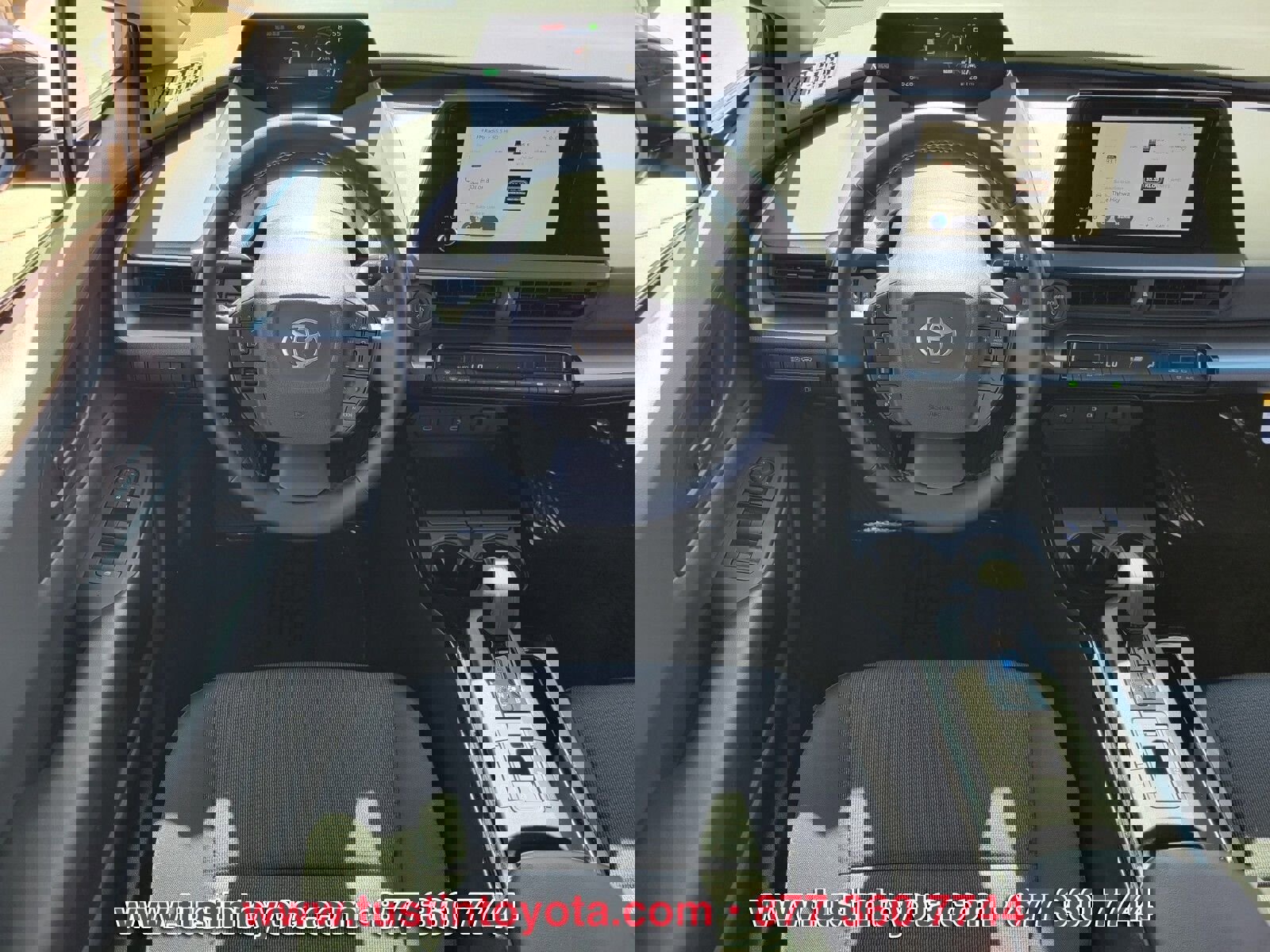 Used 2024 Toyota Prius LE FWD image 12