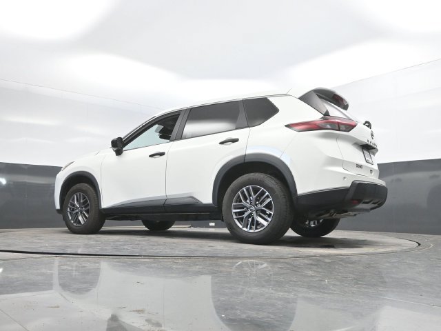 Used 2024 Nissan Rogue S FWD image 47