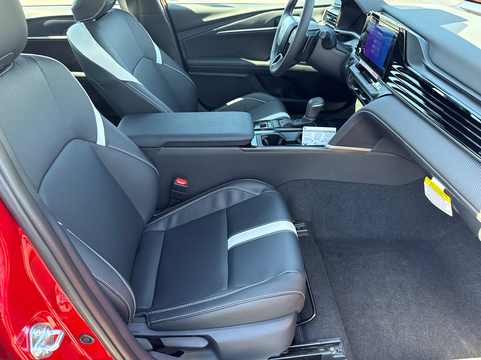 Certified 2026 Toyota Camry Hybrid image 13