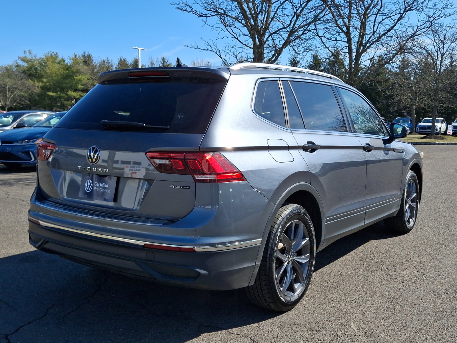 Certified 2024 Volkswagen Tiguan SE image 6