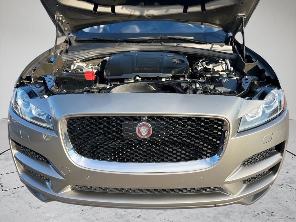 Used 2019 Jaguar F-PACE Prestige image 28