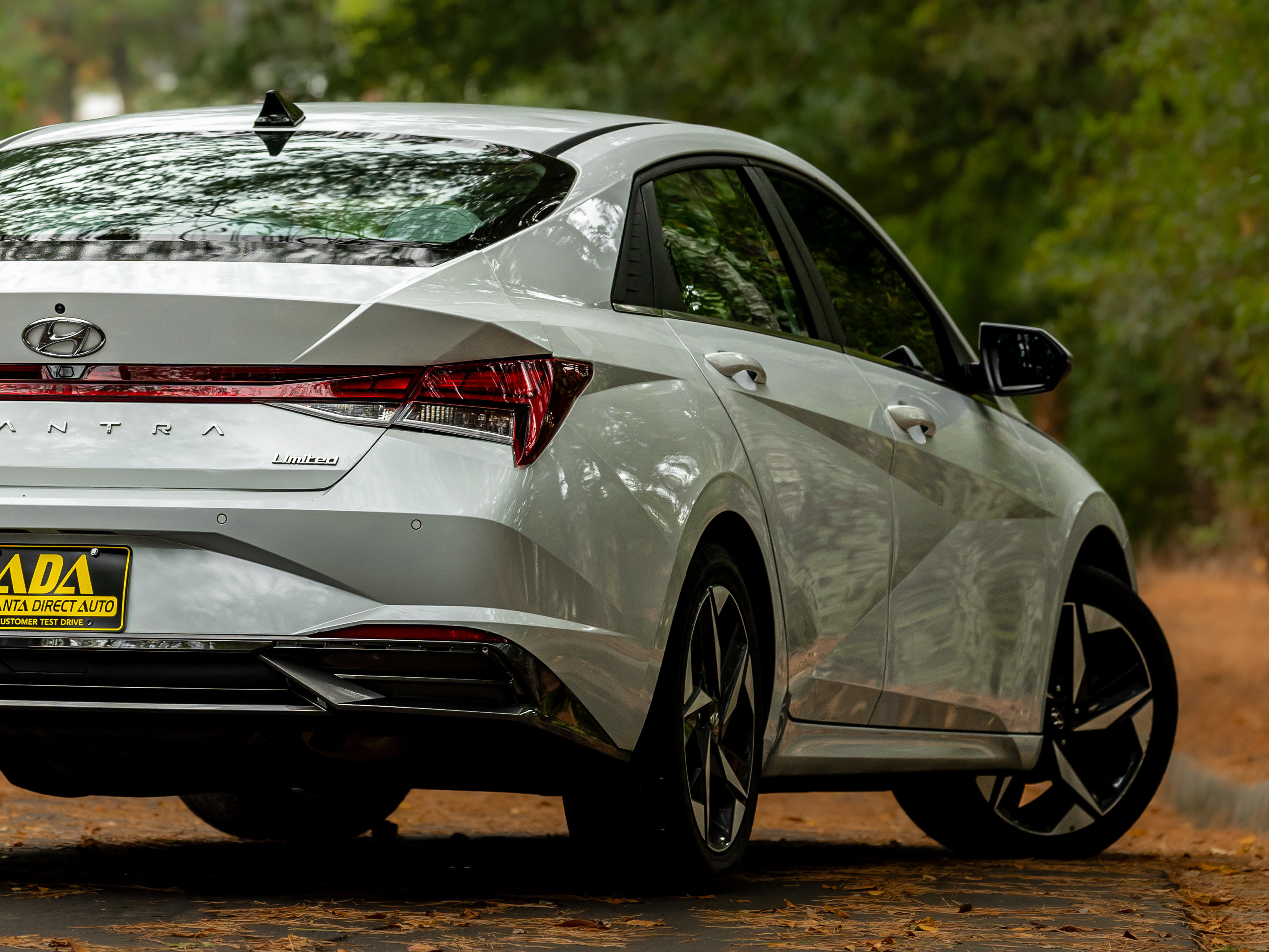 Used 2021 Hyundai Elantra Limited image 30