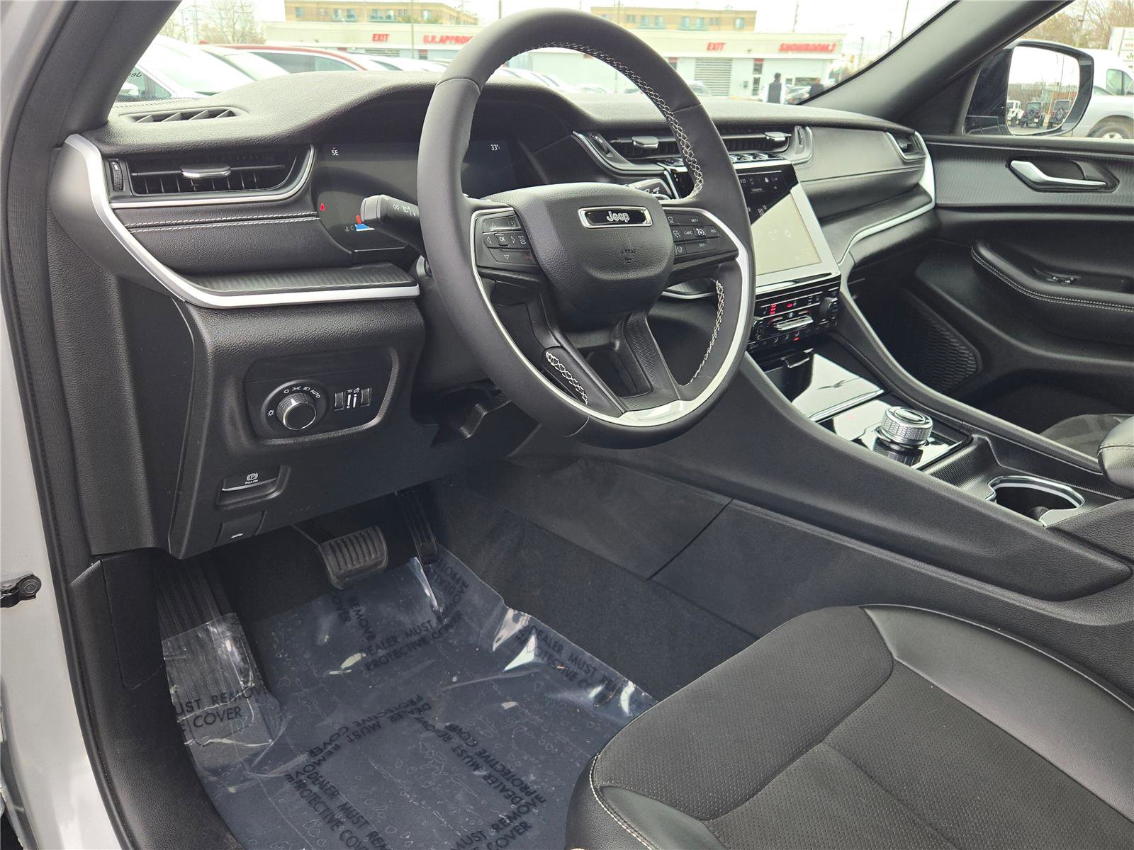 Certified 2024 Jeep Grand Cherokee Altitude image 28