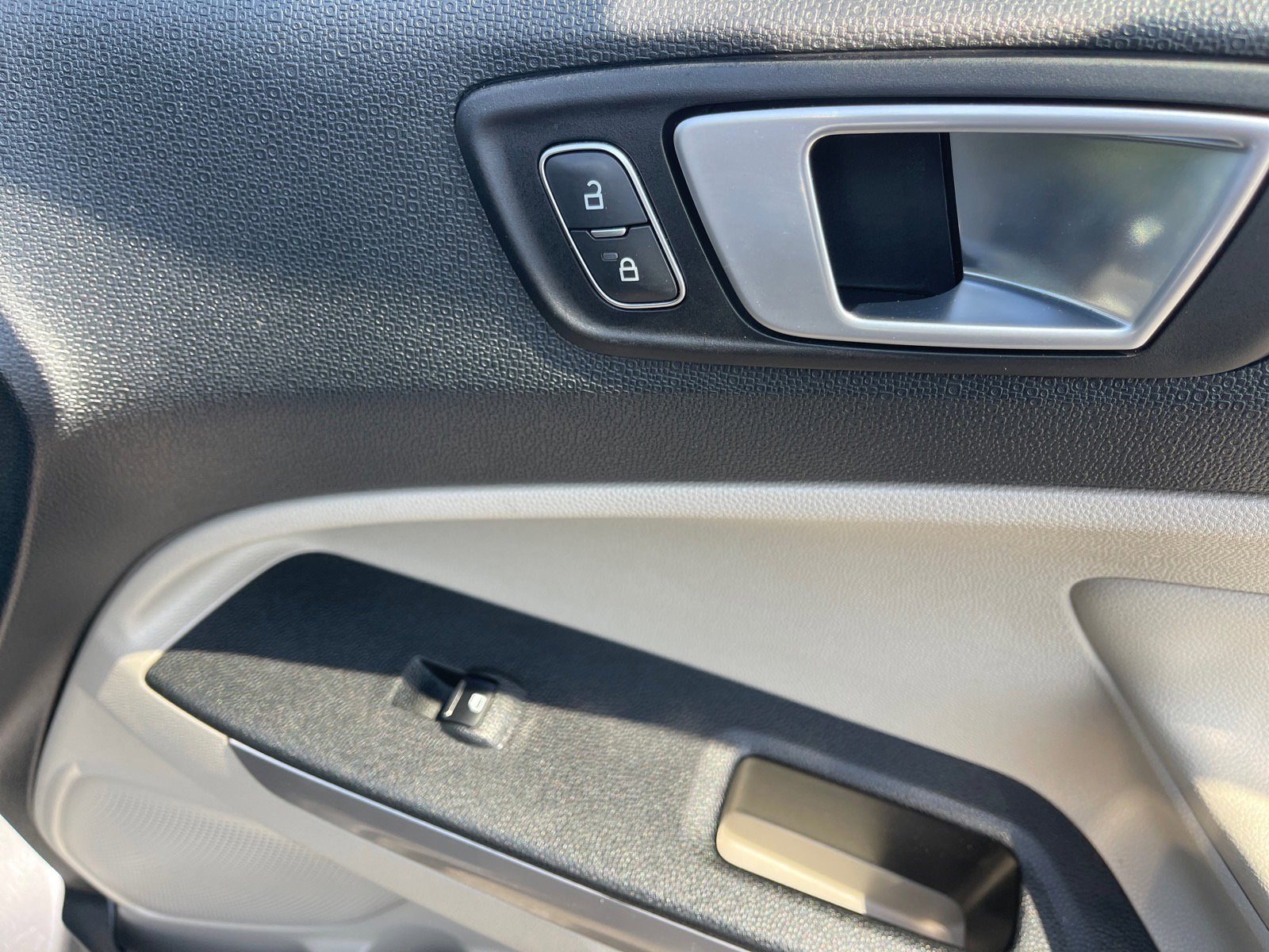 Used 2021 Ford EcoSport Titanium image 20