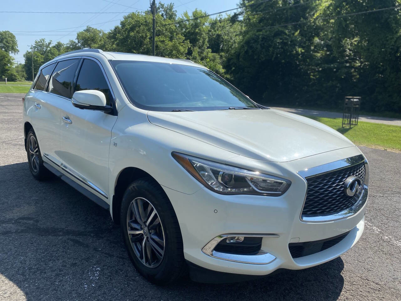 Used 2018 INFINITI QX60 FWD w/ Premium Plus Package image 2