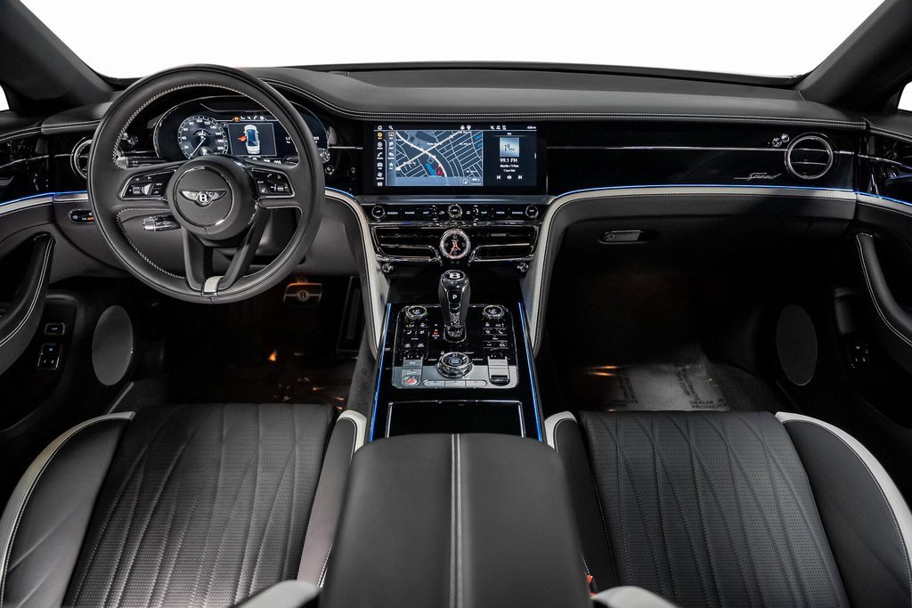 Used 2023 Bentley Flying Spur W12 image 43
