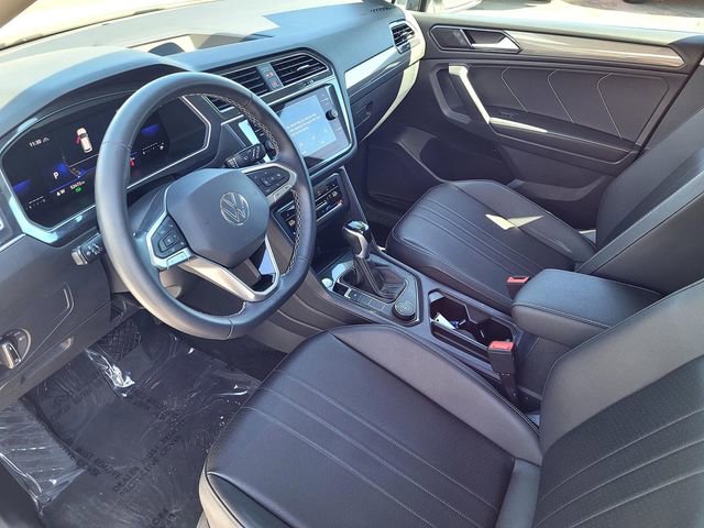 Used 2023 Volkswagen Tiguan SE image 10