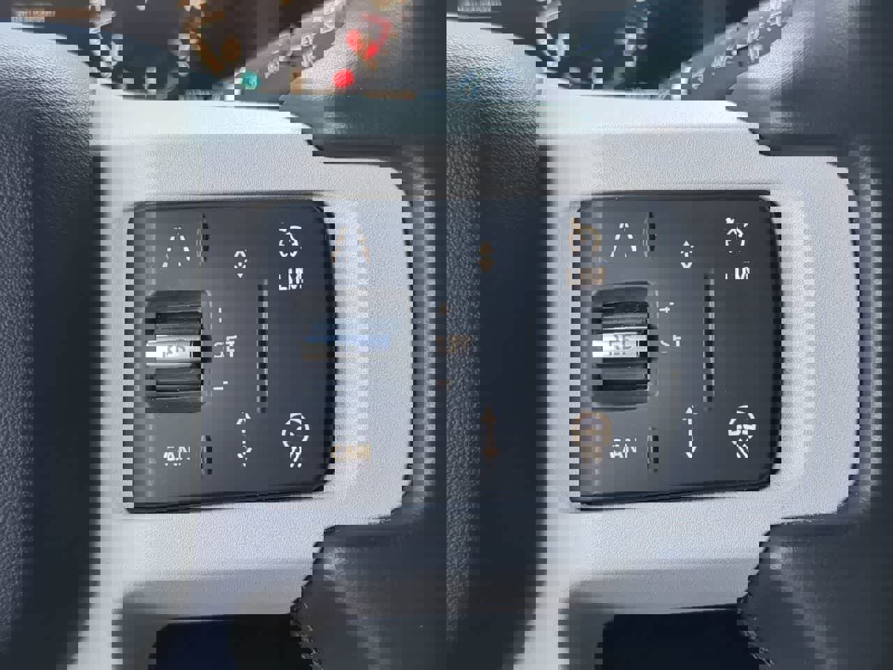 Used 2025 Land Rover Defender 110 S AWD/4WD image 26