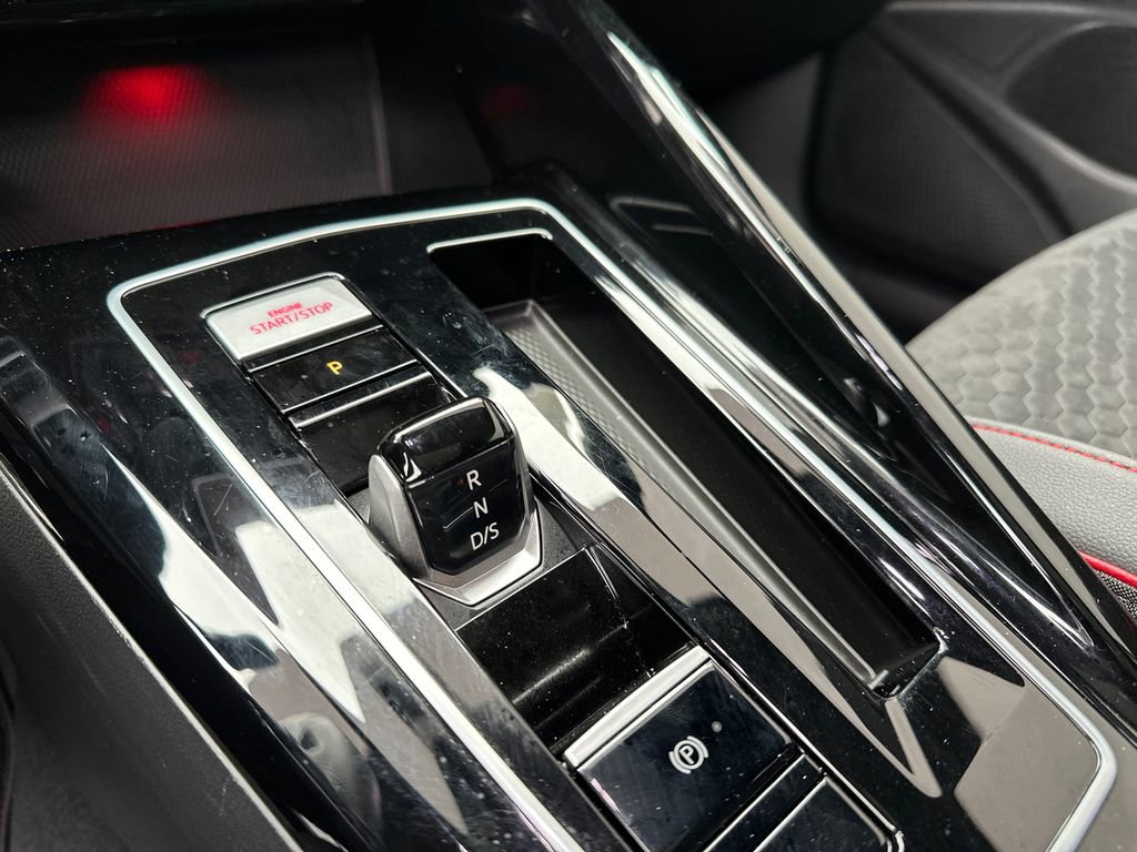 Used 2025 Volkswagen GTI SE image 29