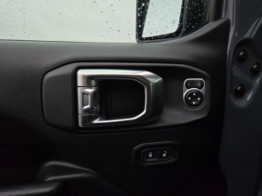 Used 2024 Jeep Wrangler Sport S image 13